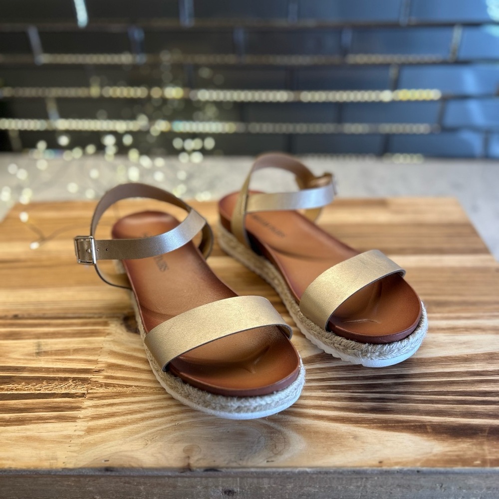 Dream Pairs Platform Gold Sandals Size 8